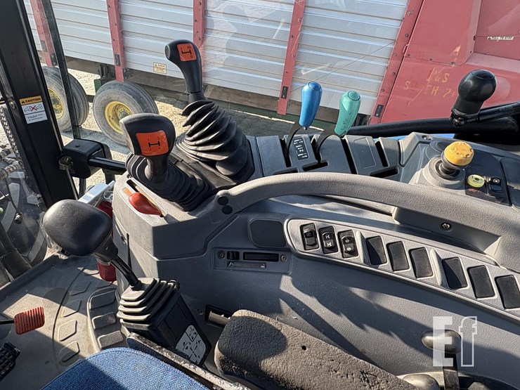 new-holland-ts100a-image-26