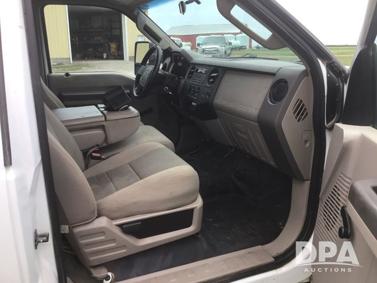 2008-ford-f550-image-25