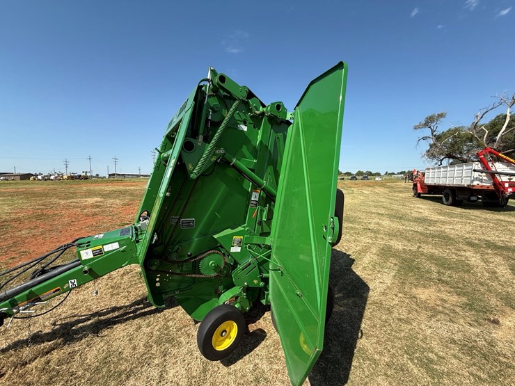 2021-john-deere-450e-image-5