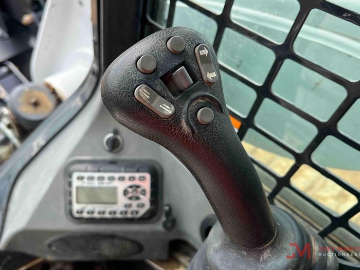 2019-bobcat-t870-image-23