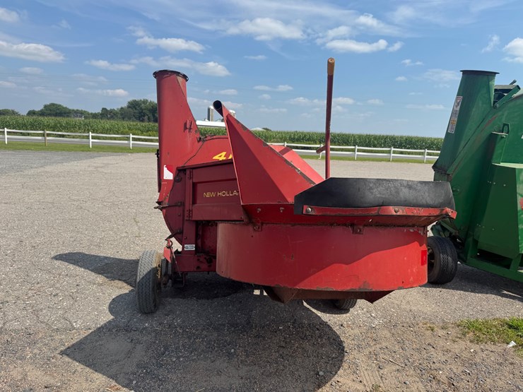 new-holland-40-image-2