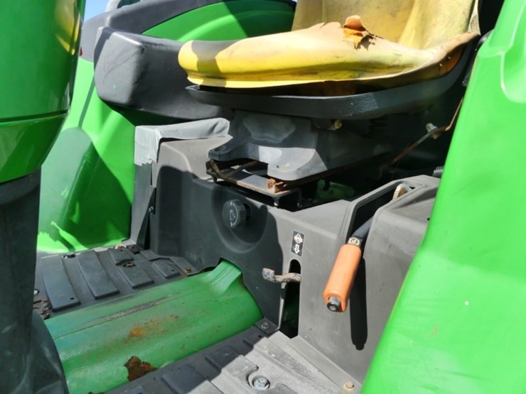 john-deere-4044m-image-13