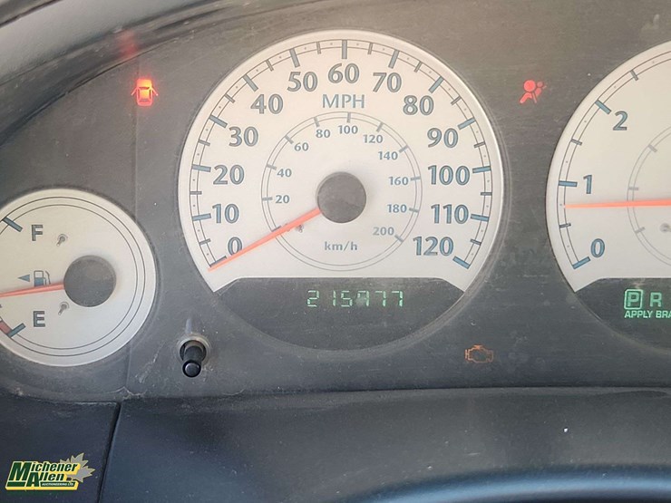 2006-chrysler-town-&-country-image-8