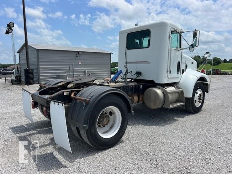 2003-peterbilt-330-image-6