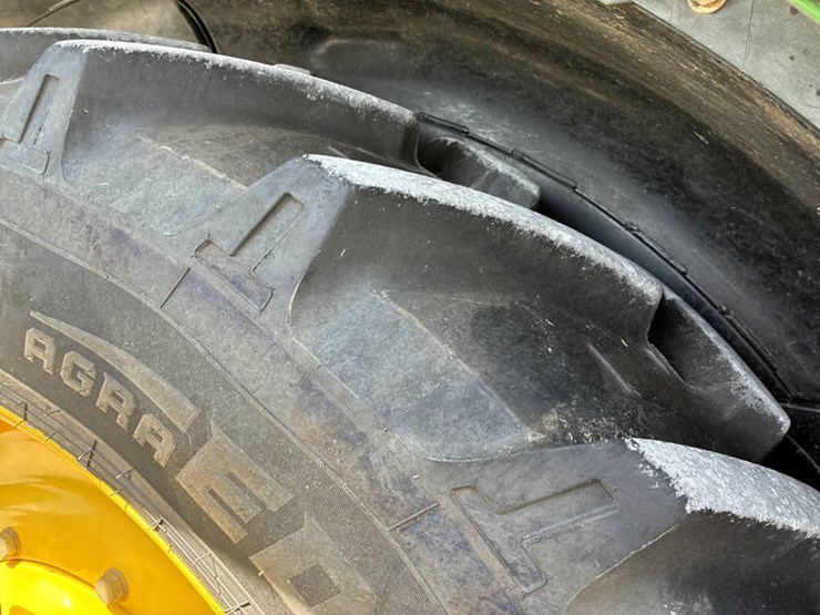 2018-john-deere-8400r-image-56