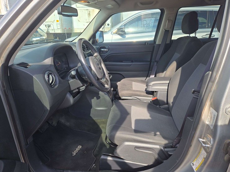 2016-jeep-patriot-image-12