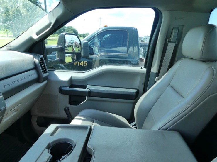 2019-ford-f350-xl-image-13