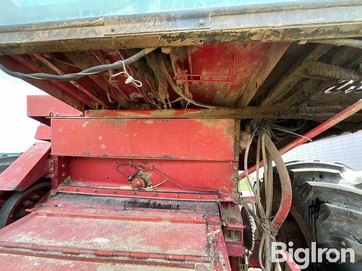 1990-case-ih-1680-image-19