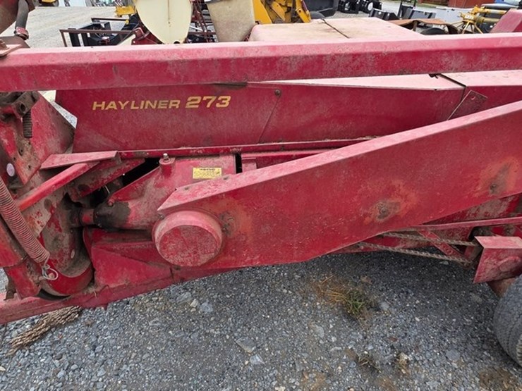 new-holland-273-image-23