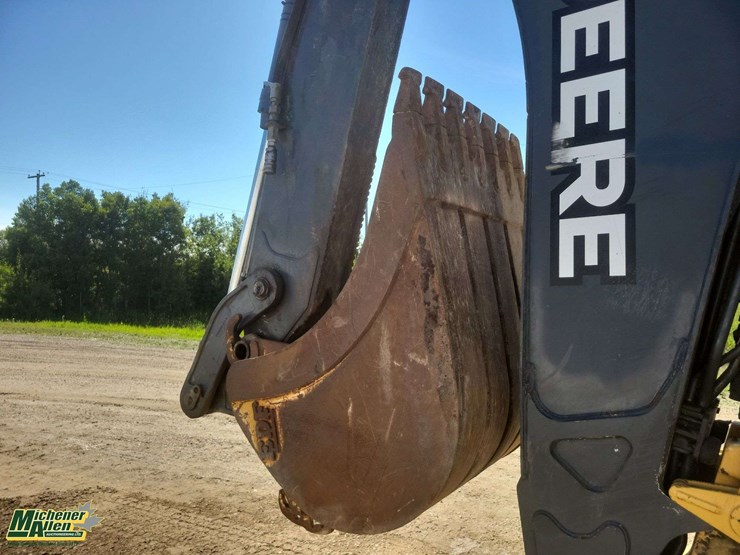 2011-deere-710j-image-42