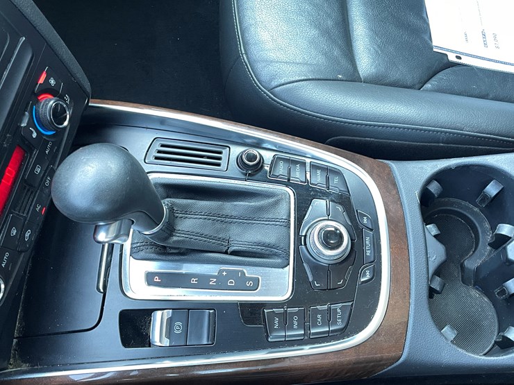 2010-audi-q5-image-44