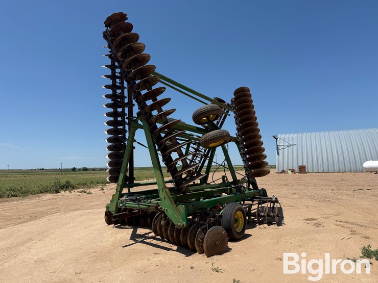 john-deere-235-image-5