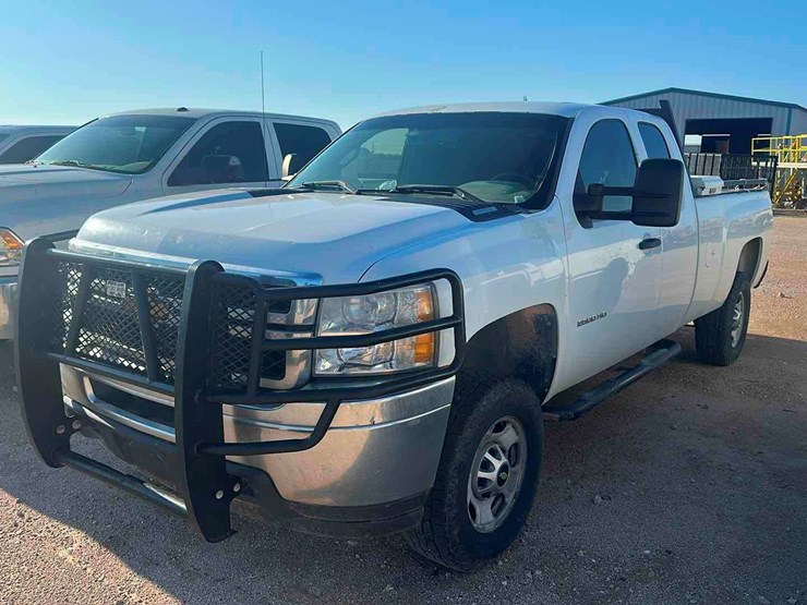 2012-chevrolet-silverado-2500hd-image-1