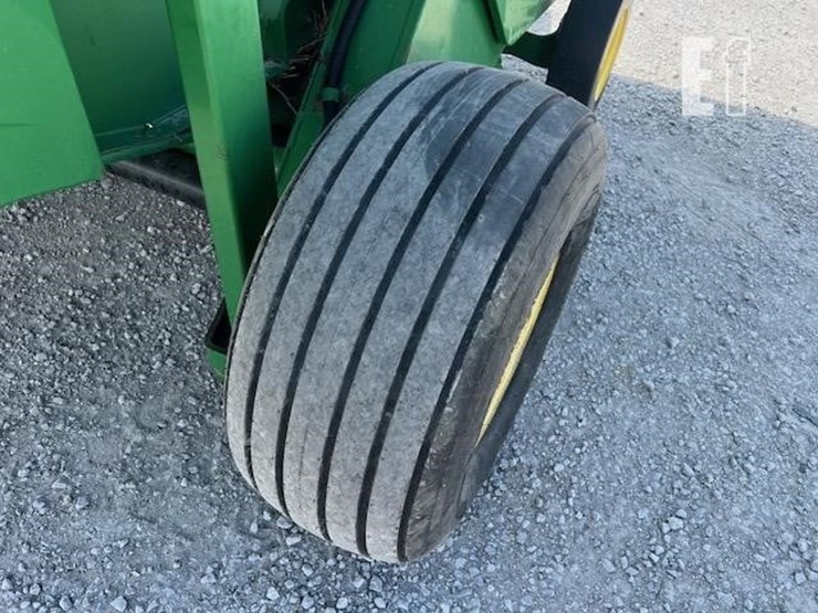 2006-john-deere-567-image-16