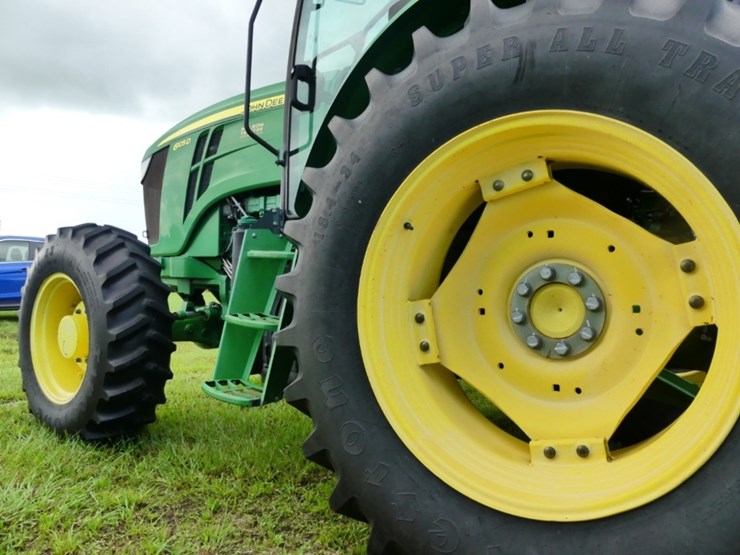 john-deere-6105d-image-7