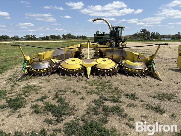 2010-john-deere-678-image-2