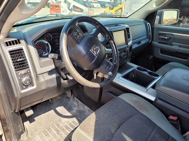 2014-ram-1500-slt-image-9