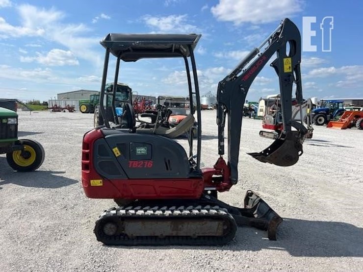takeuchi-tb216-image-7