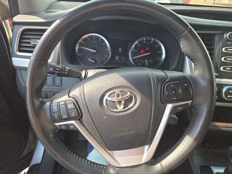 2014-toyota-highlander-image-19