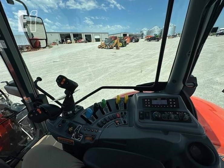 2023-kubota-m7-154-deluxe-image-27