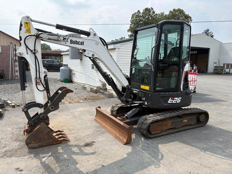 2021-bobcat-e26-image-1