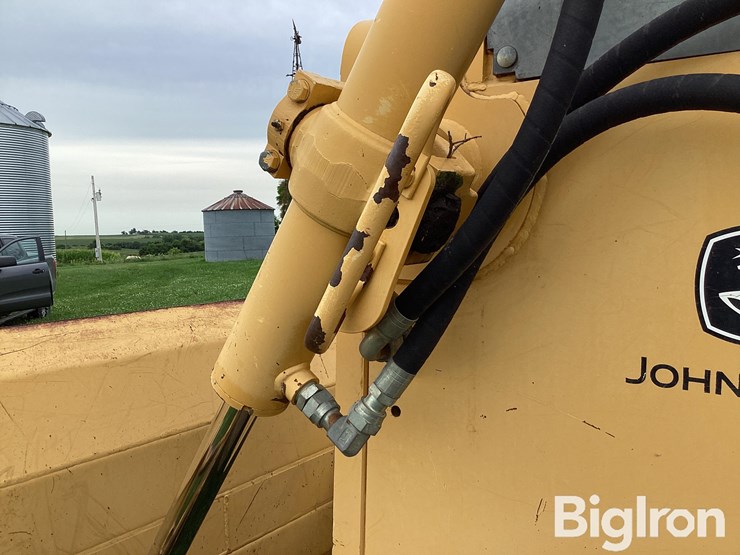 2003-deere-850c-lt-image-19