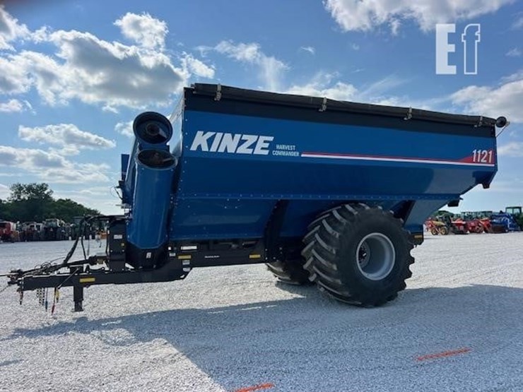 2023-kinze-1121-image-9