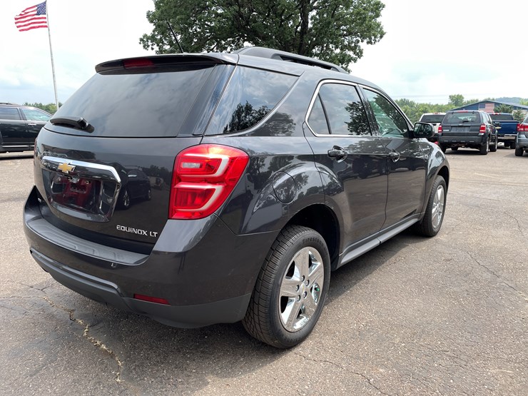 2016-chevrolet-equinox-lt-image-5