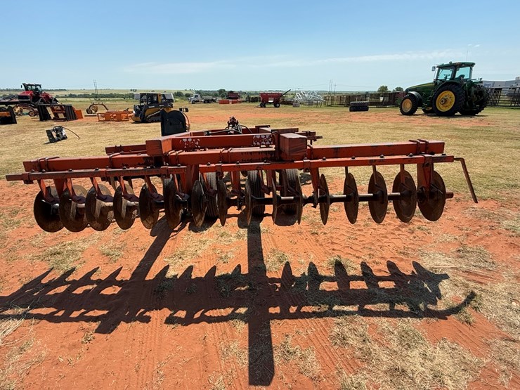 john-deere-4240-image-11