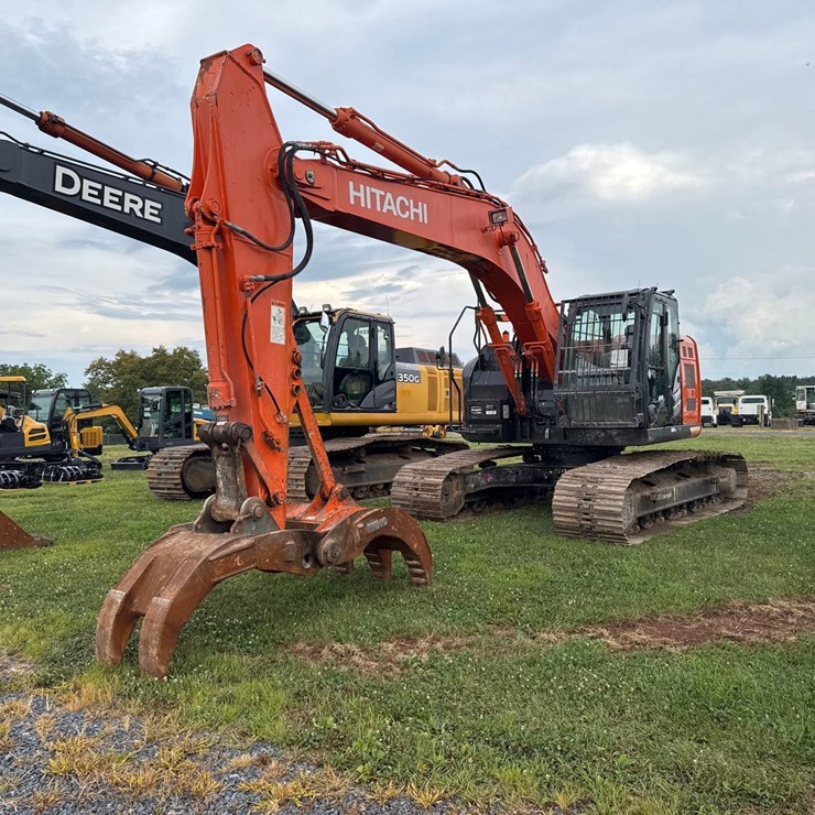 2017 HITACHI ZX245US LC-6