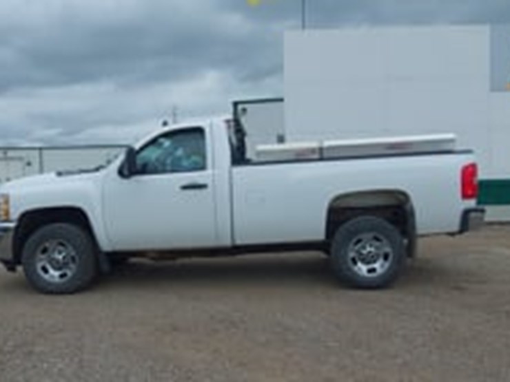 2013-chevrolet-silverado-2500hd-ls-image-5