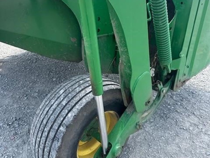 2017-john-deere-835-image-15