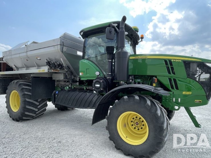 2021-john-deere-f4365-image-1