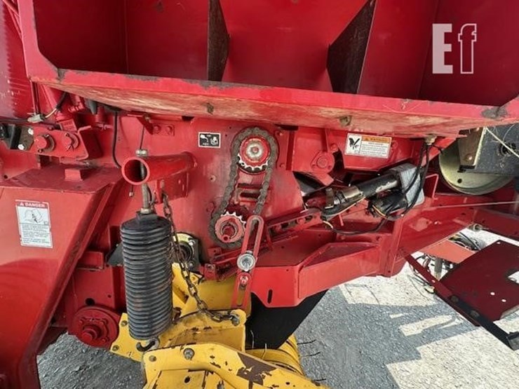 2009-new-holland-br7090-image-18