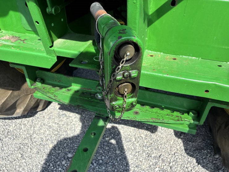 1958-john-deere-820-image-15