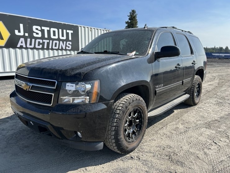 2012-chevrolet-tahoe-lt-image-1