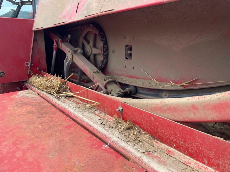 new-holland-311-image-34