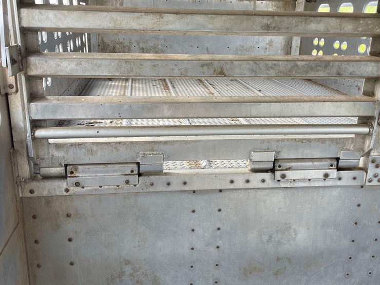 2021-eby-livestock-trailer-image-81