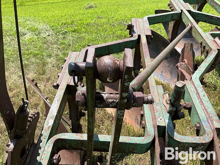 john-deere-810-image-11