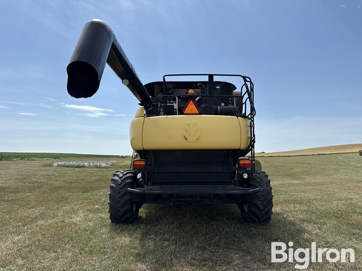 2008-new-holland-cr9070-image-6