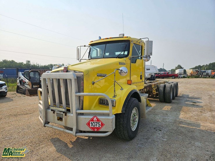 2009-kenworth-t800-image-1