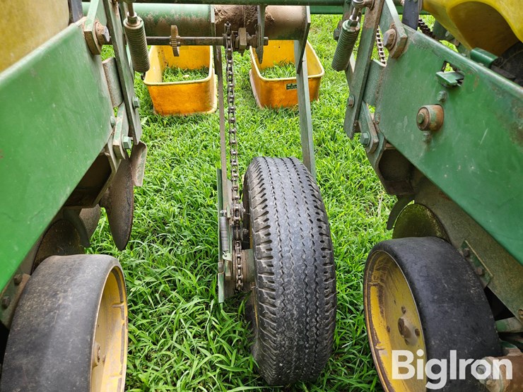 john-deere-7000-image-17