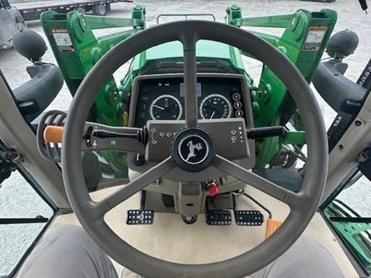 john-deere-6115m-image-10