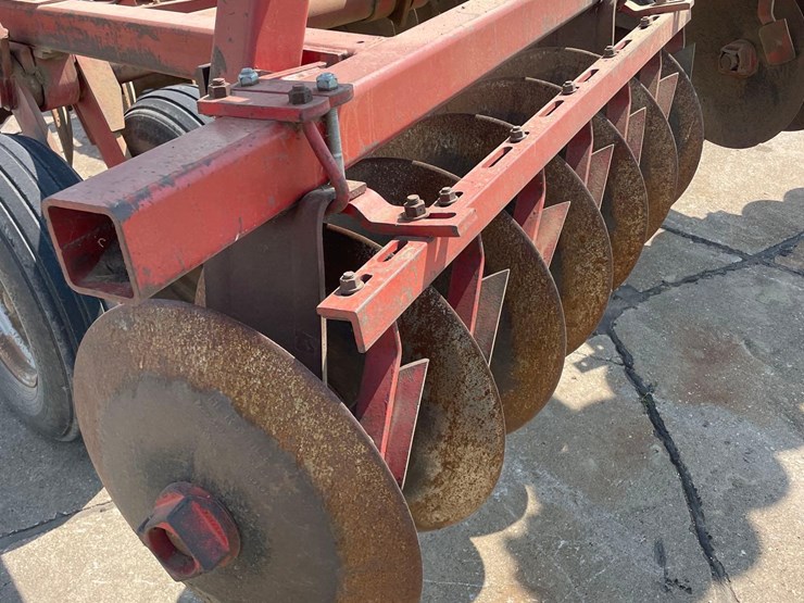 massey-ferguson-820-image-21