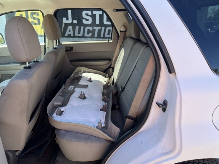 2012-ford-escape-image-16