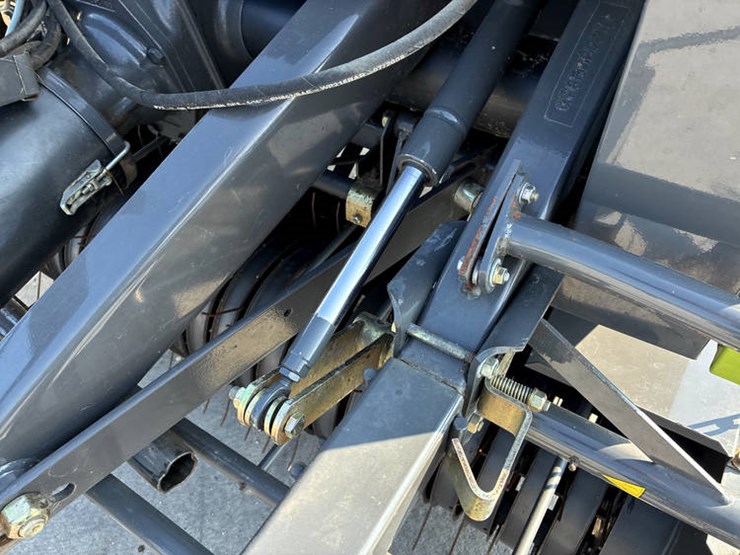 claas-rollant-260-image-19