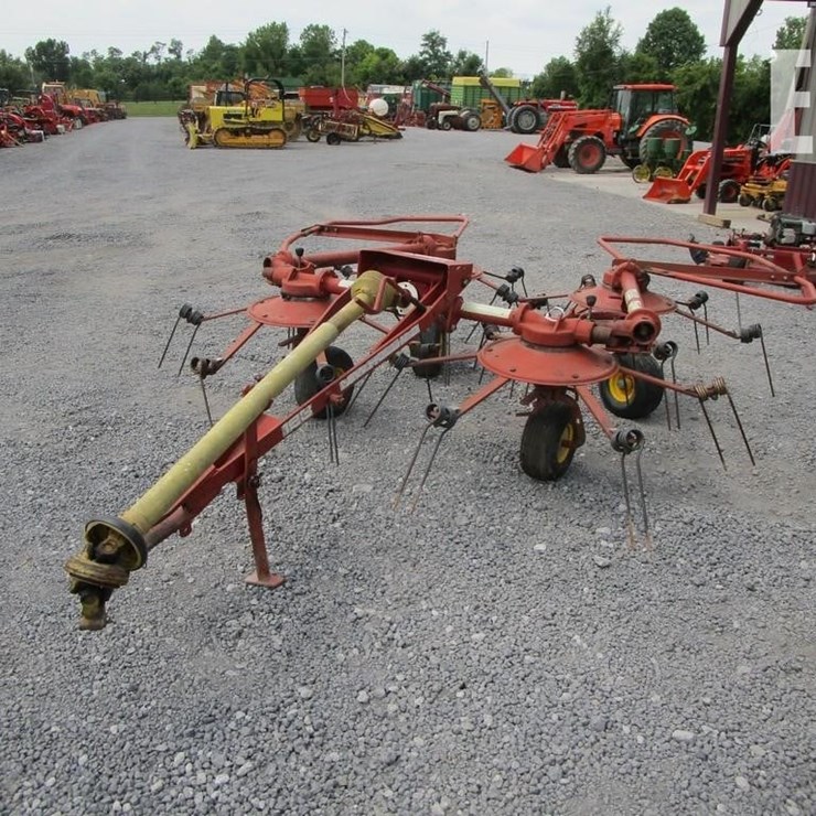 NEW HOLLAND 163