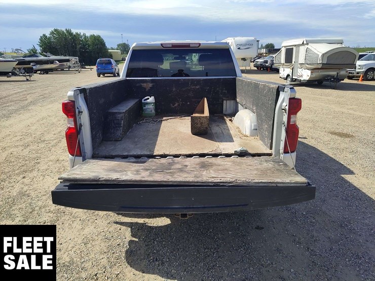 2019-chevrolet-silverado-1500-image-18