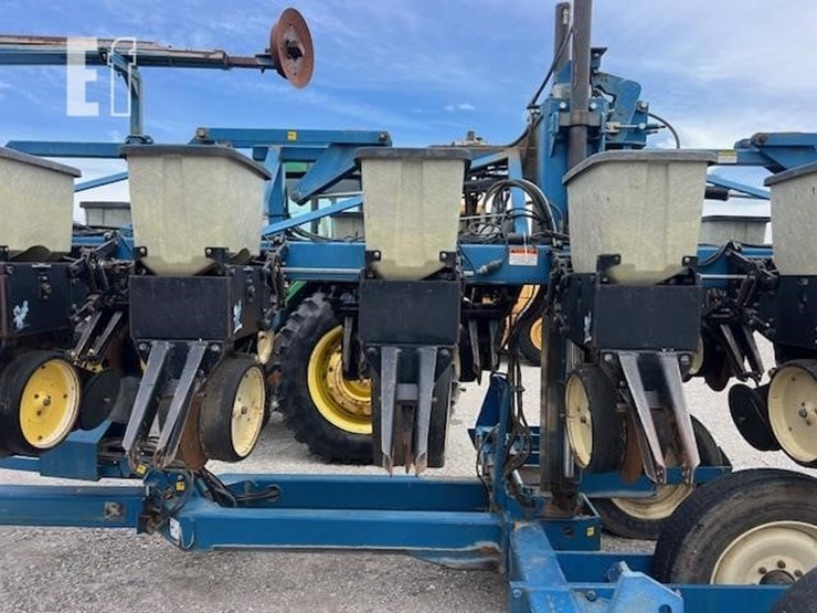 kinze-2600-image-11
