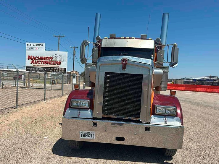 2002-kenworth-w900-image-2
